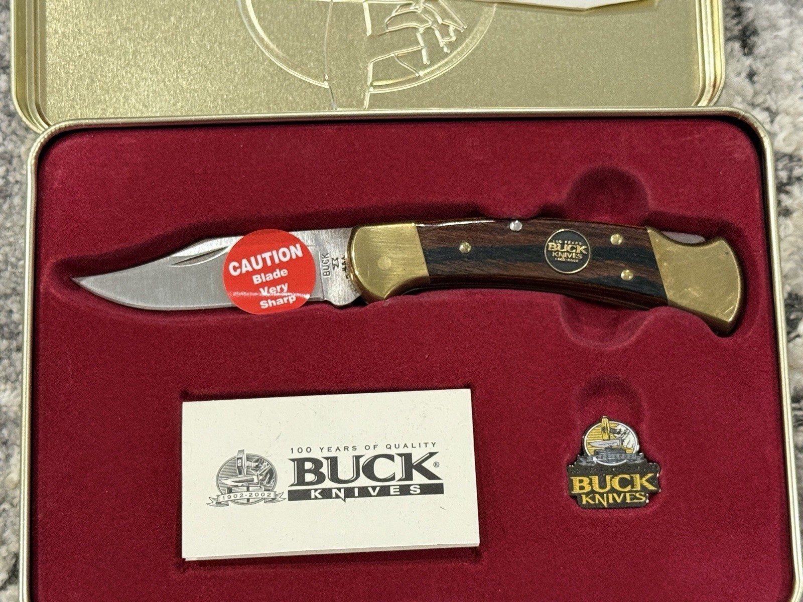 NOS 2002 Buck 112 100th Anniversary Knife Tin Pin 100 Year Collectable | USA