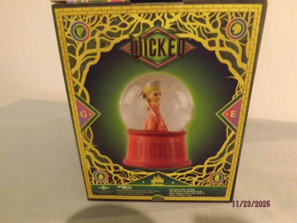 Wicked Glinda Mini Snow Globe NEW