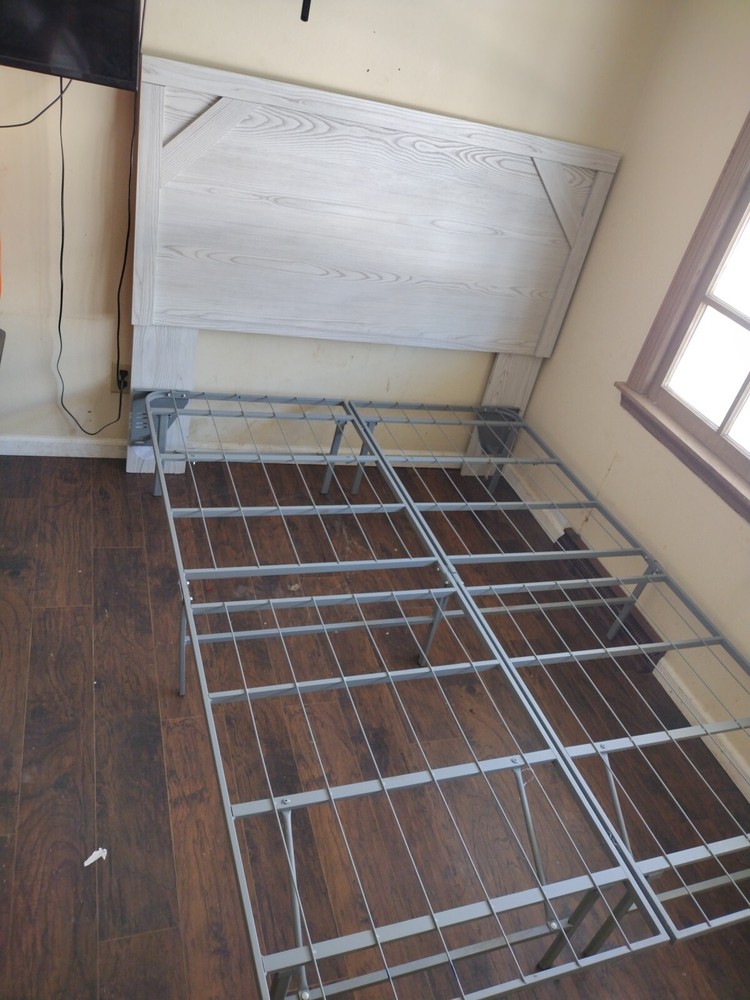 Queen bedroom set With Platform