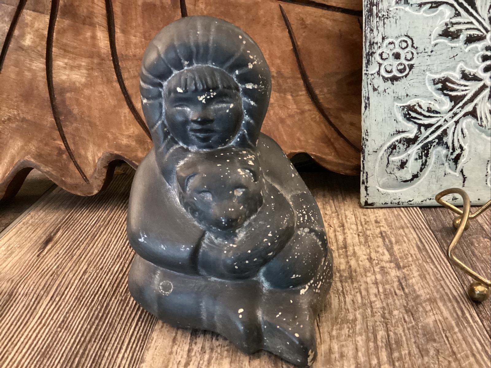 Inuit Figurine With Pup Small Sculpture Indigenous Artwork Canada distressed