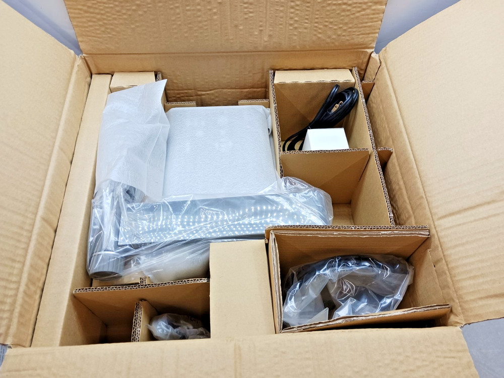 SMART Technologies SDC-330 Document Camera NEW