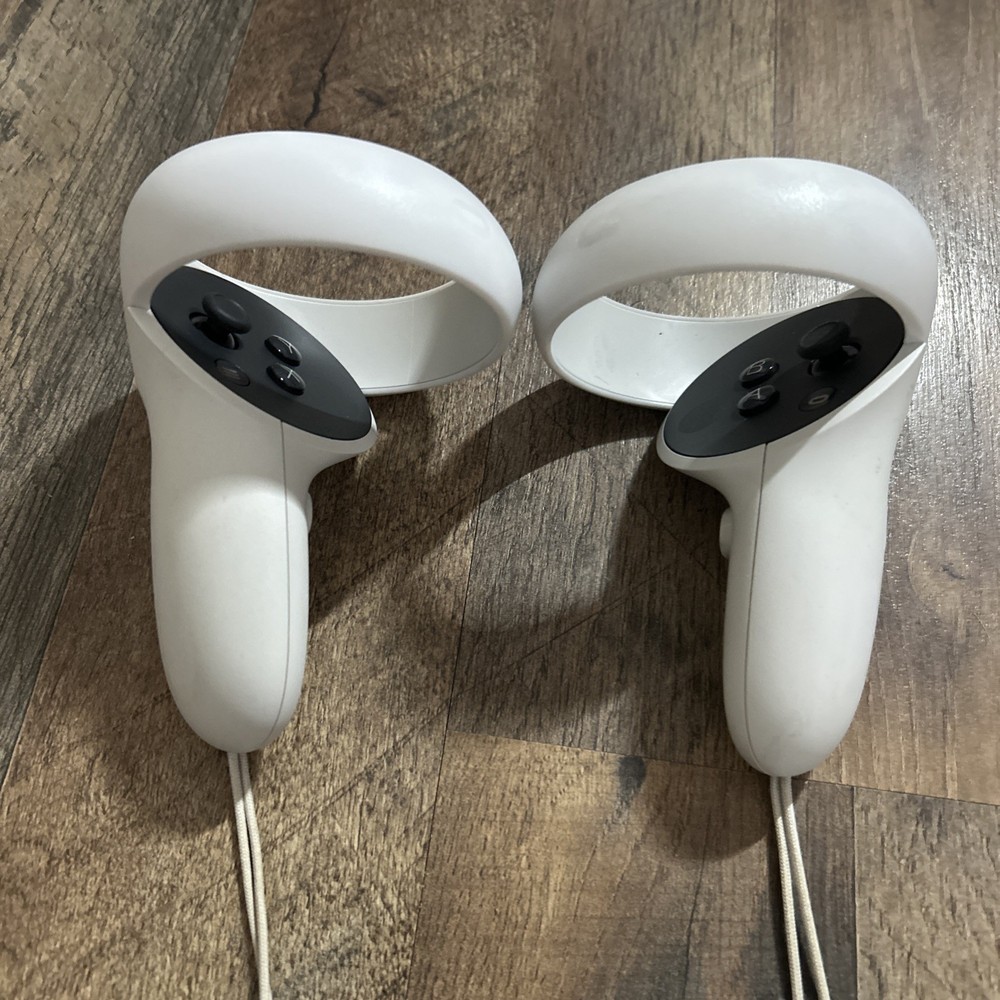 Meta Oculus Quest 2 Controllers Pair - Great Condition -
