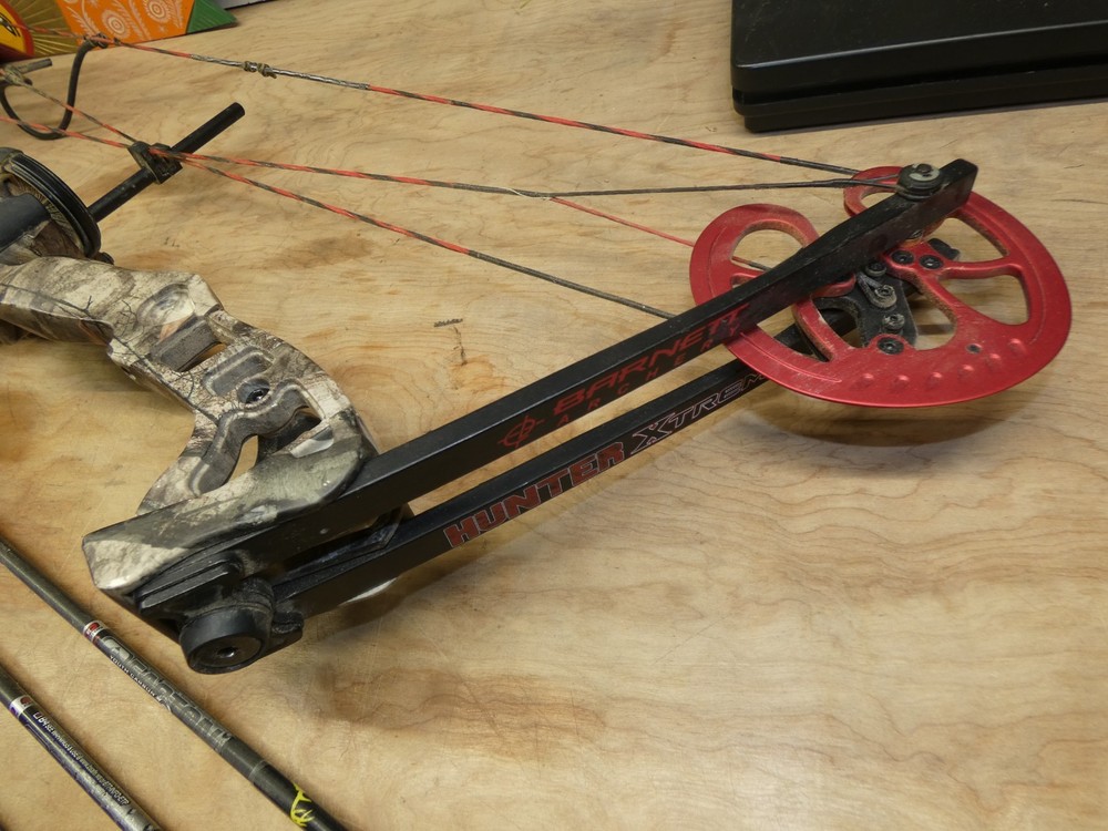 Barnett Archery Hunter XTreme Right Hand Compound Bow Setup Arrows Release +