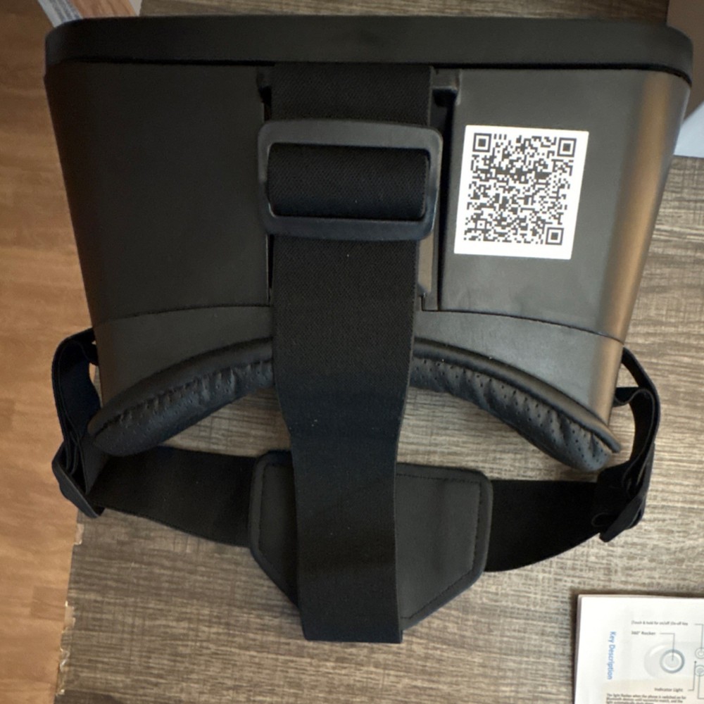 LamTrancail Virtual Reality Headset for Smartphones w/ Controller, Black