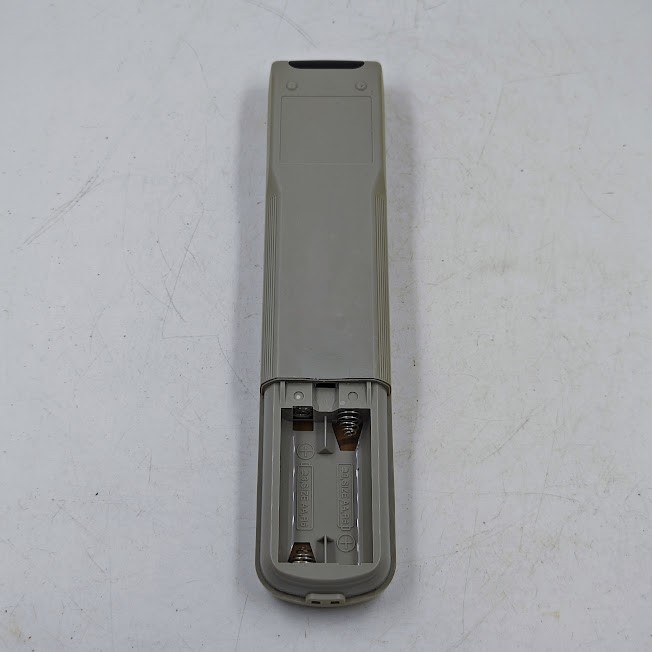 Sony Remote Control RM-MD333 - Missing Battery Lid, Used