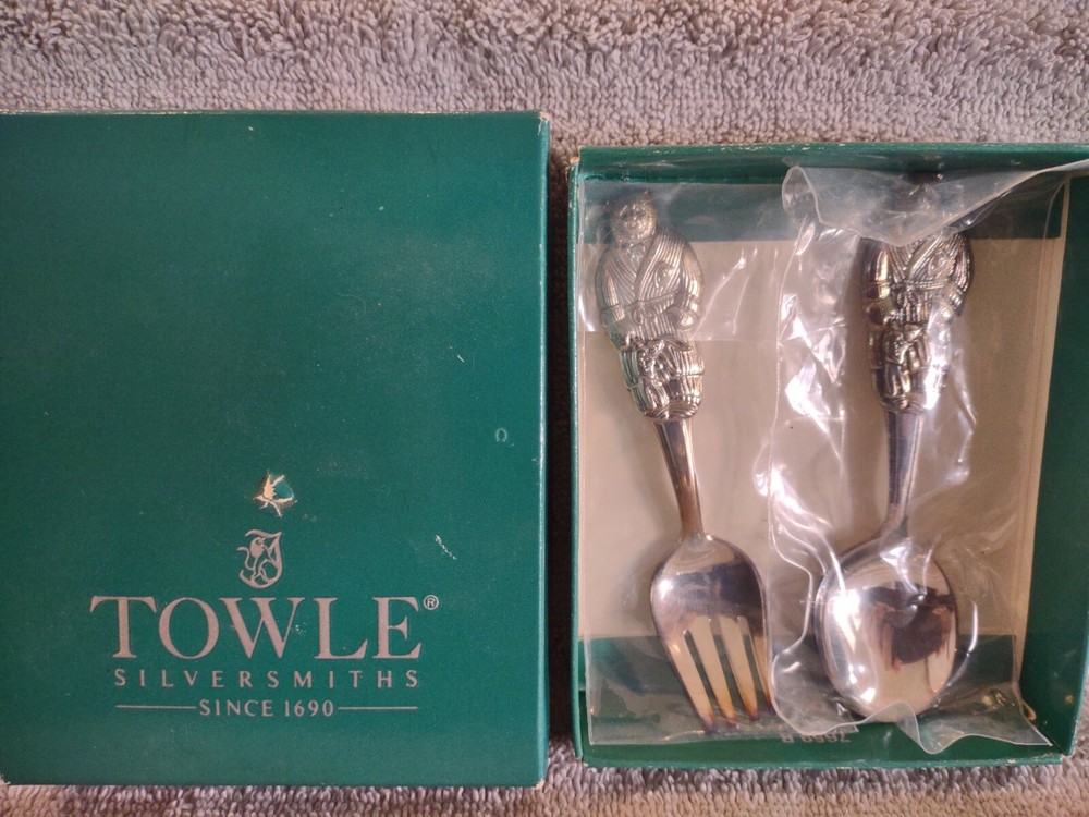 Towel Silverware since 1690 Bear in housecoat 4.5" spoon & fork + original box