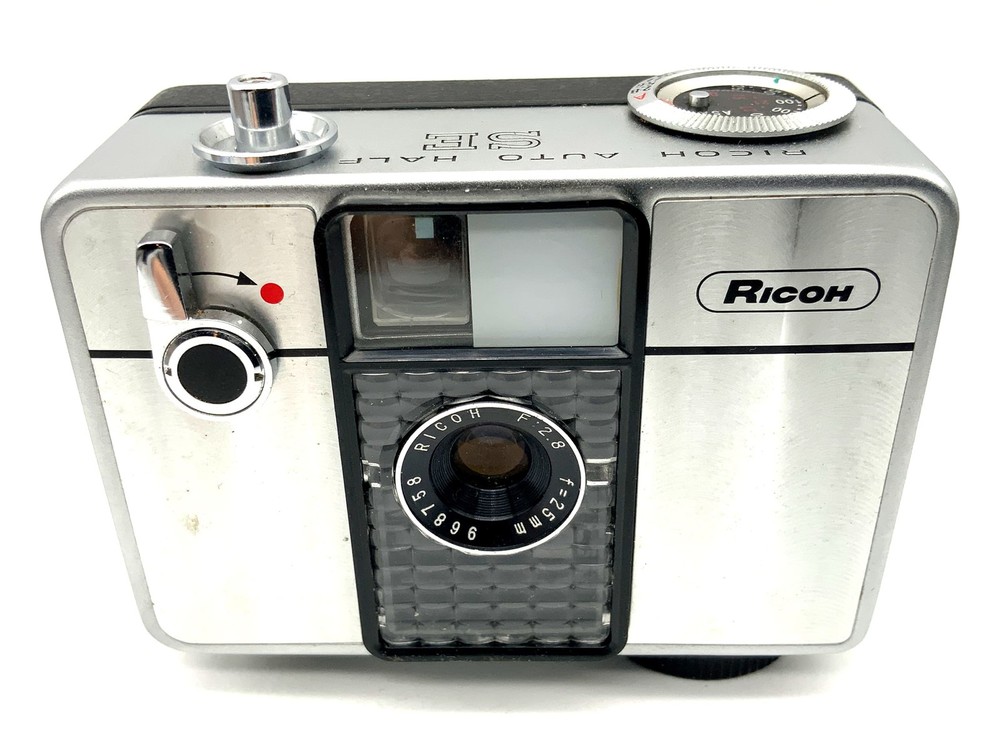 Ricoh SE Compact Camera With 25mm 1:2.8 Halbformatkamera Analog Camera