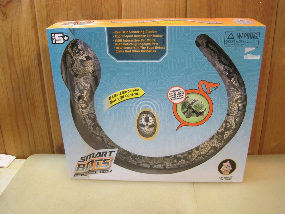 Smart Bots Wireless Remote Control Snake With Interactive Pet Mode B7746