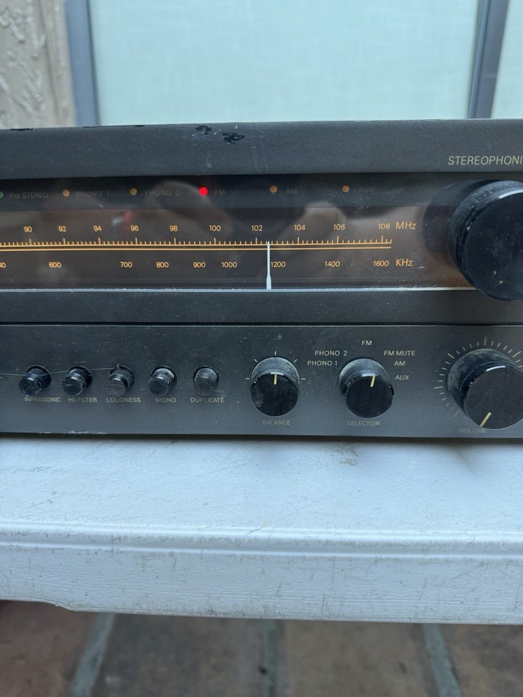 NAD 7045 stereo receiver good