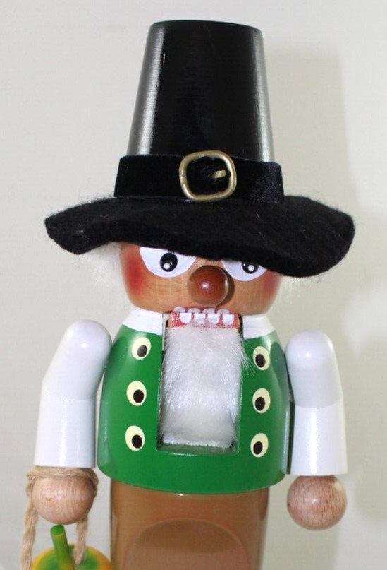 Steinbach German Chubby Pilgrim Carrying Pumpkins 12" Nutcracker Charming
