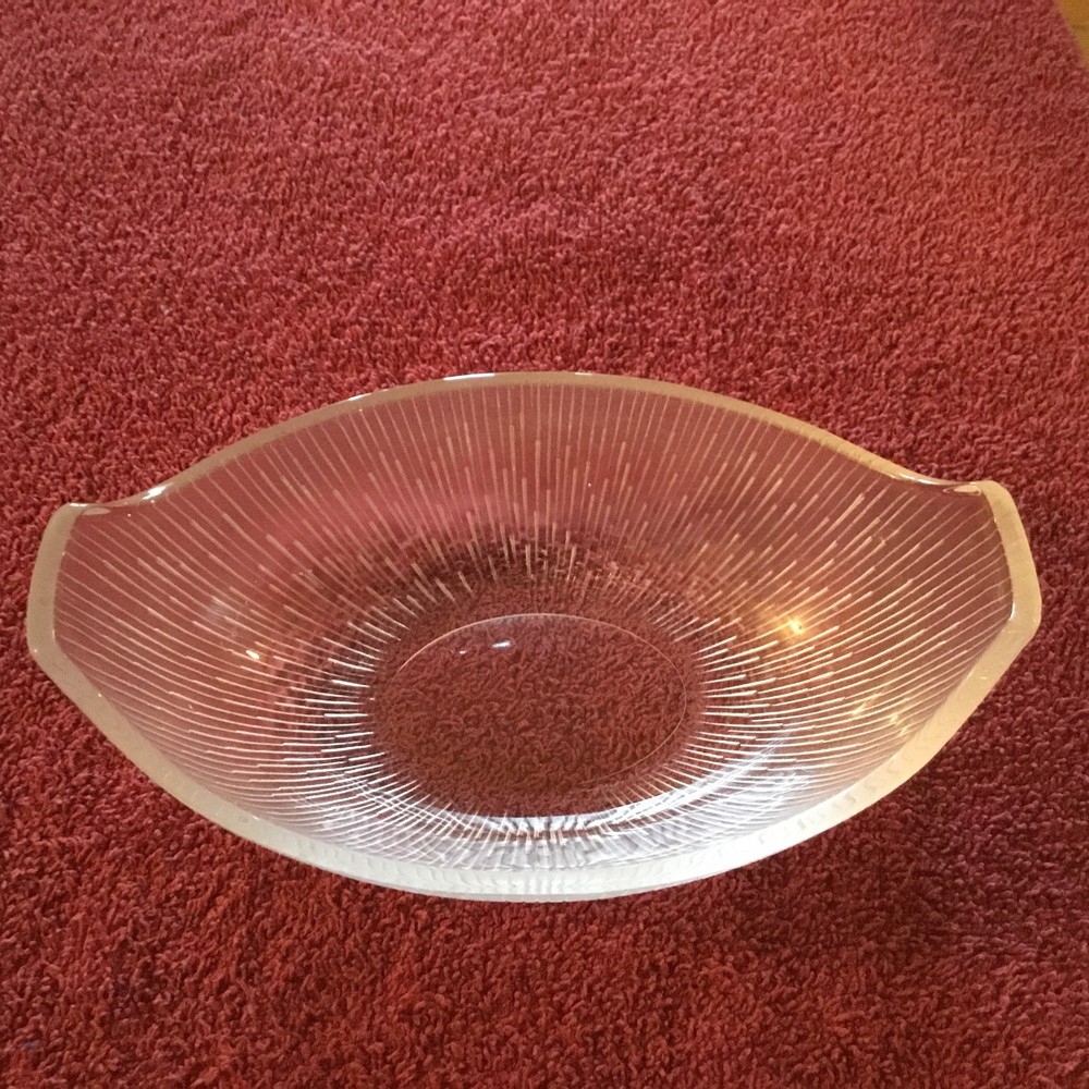 glass dish ovel shaped lined