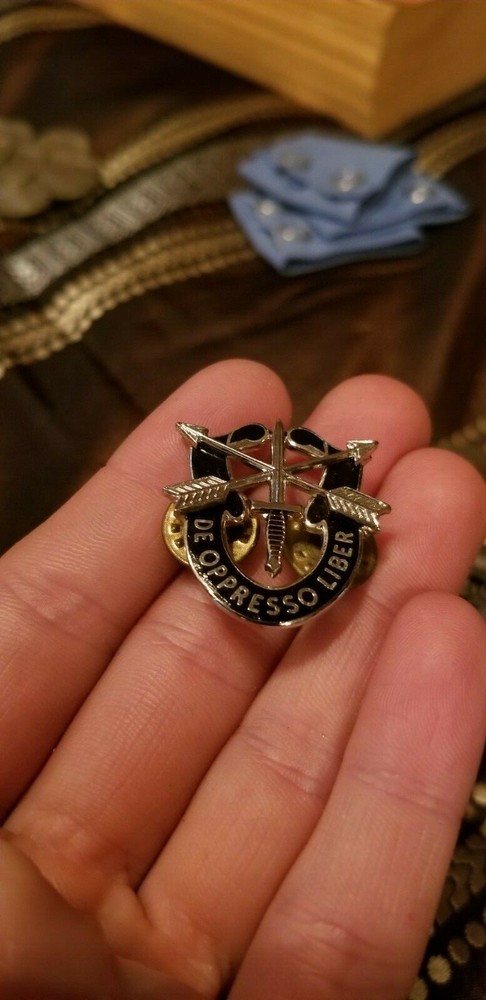 De Opresso Liber Pin