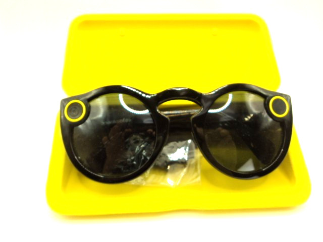 Black Snapchat Spectacles With Yellow Case & Charger