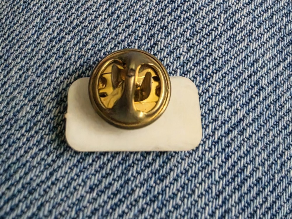 Lapel Pin / Plastic / BUD LIGHT