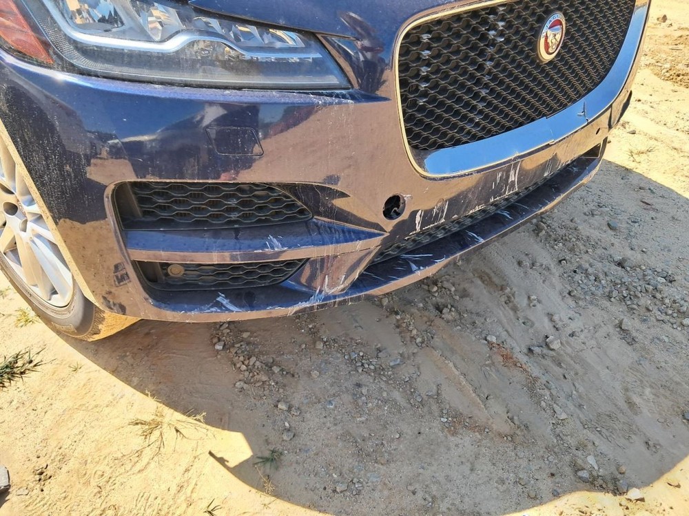 F-PACE 2018 Glove Box 4782977