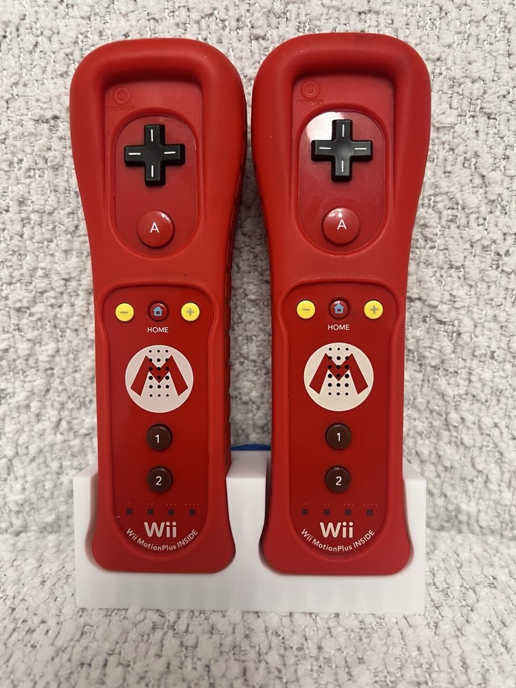 Nintendo Wii Remote Controller Display Stand Hold 2 w/ Silicone Cover 3D Printed