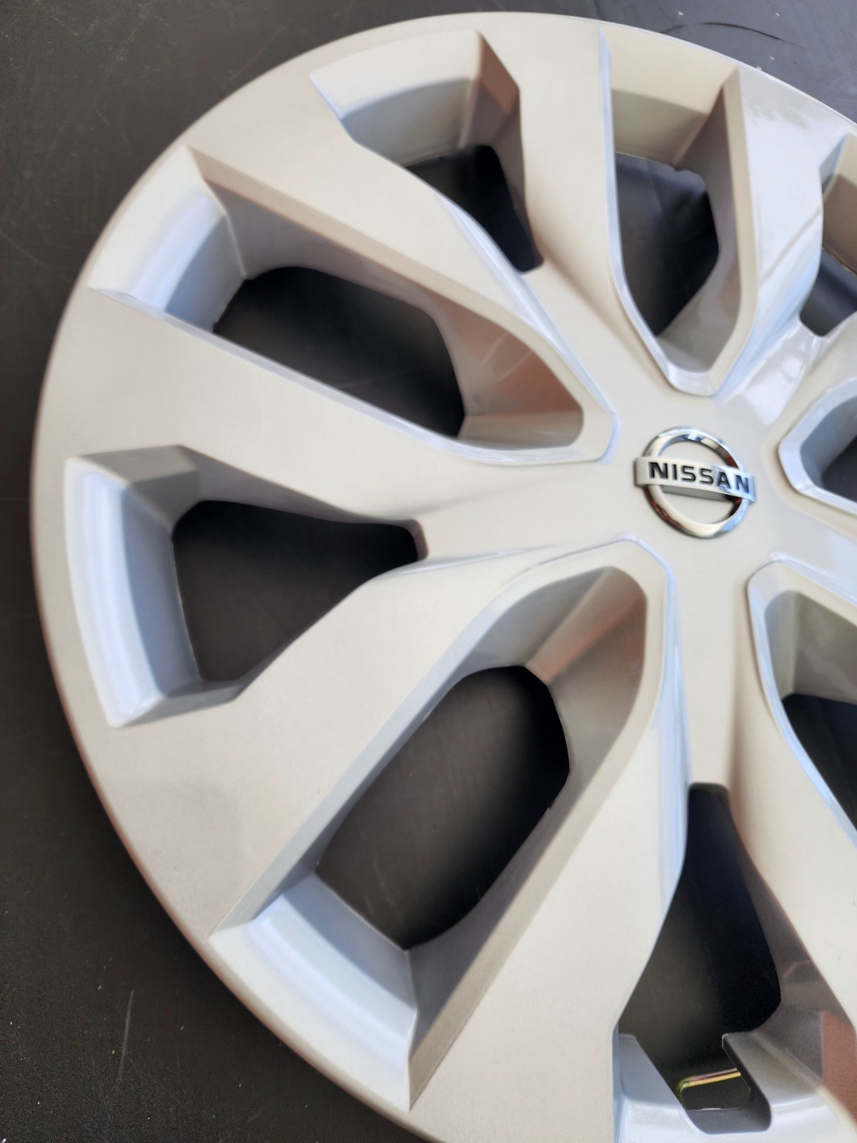 New 2014-2020 Rogue 17" Hubcap Wheel Cover Fits 53094 53092