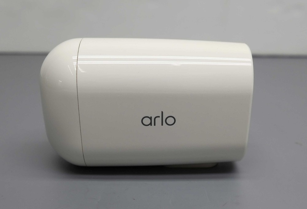Arlo Essential XL VMC2032 Wireless Spotlight Security Camera White