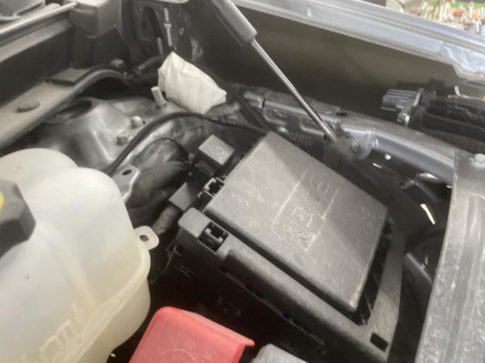 Fuse Box Engine Fits 22-24 ENCLAVE 1066282