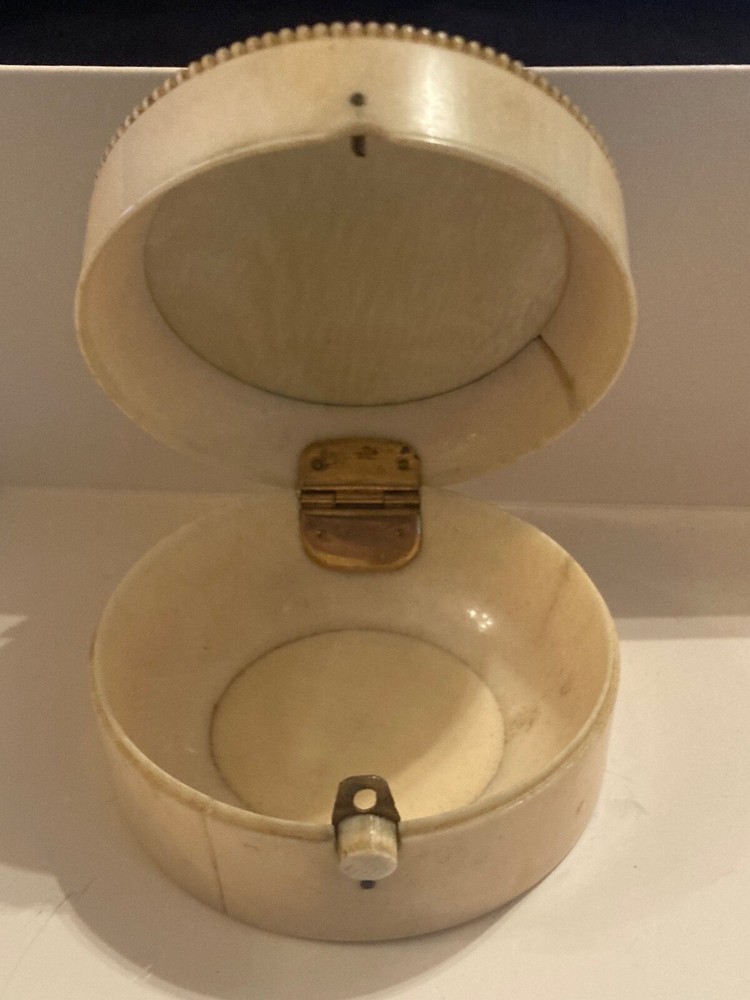 Antique Continental Snuff Container (Box)