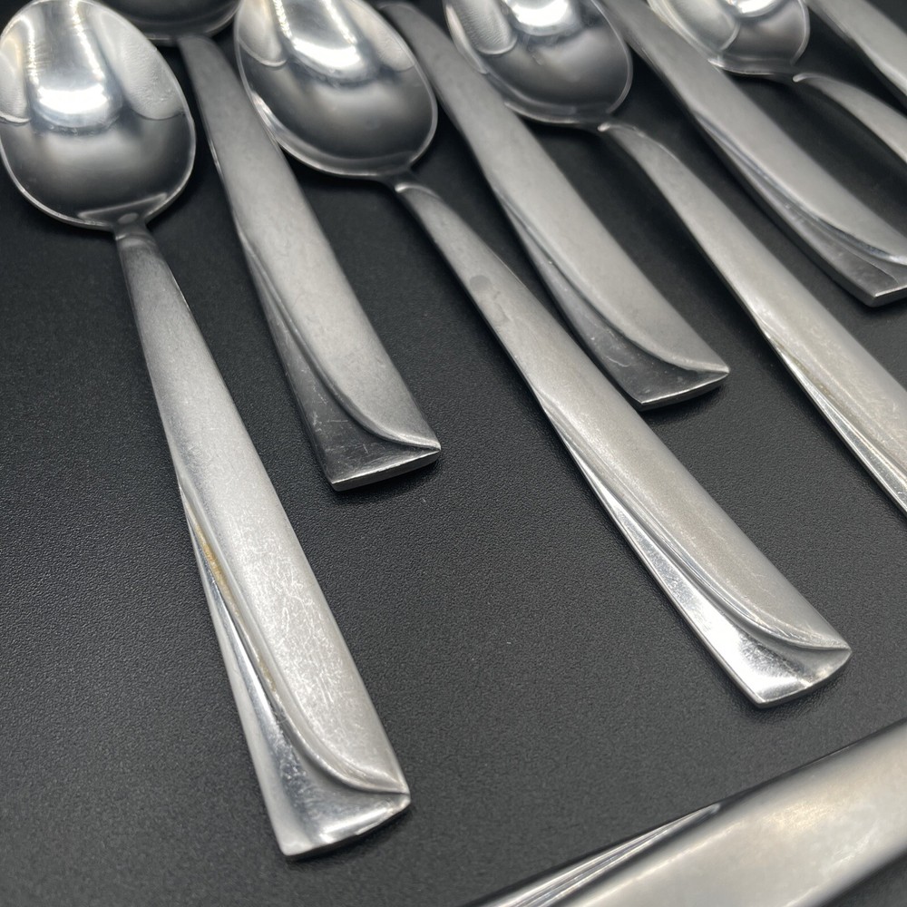 Oneida Stainless Madeline Flatware Service For 4, Modern Solid ~ Nice!
