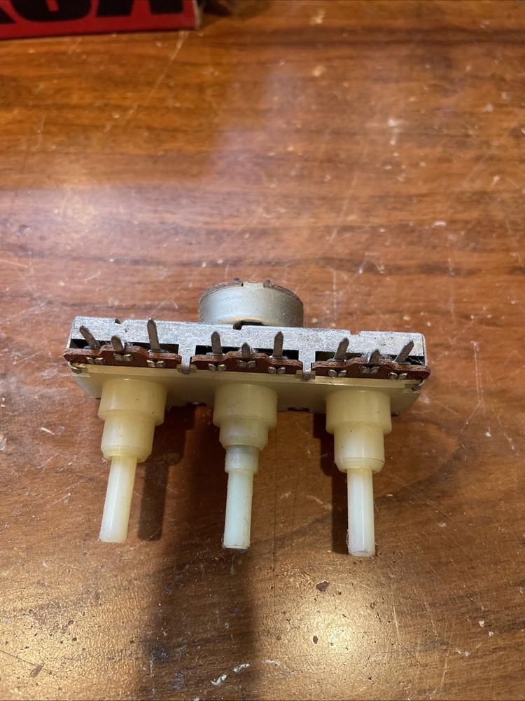 New Old Stock RCA Variable Resistor 3 Section Part # 130622