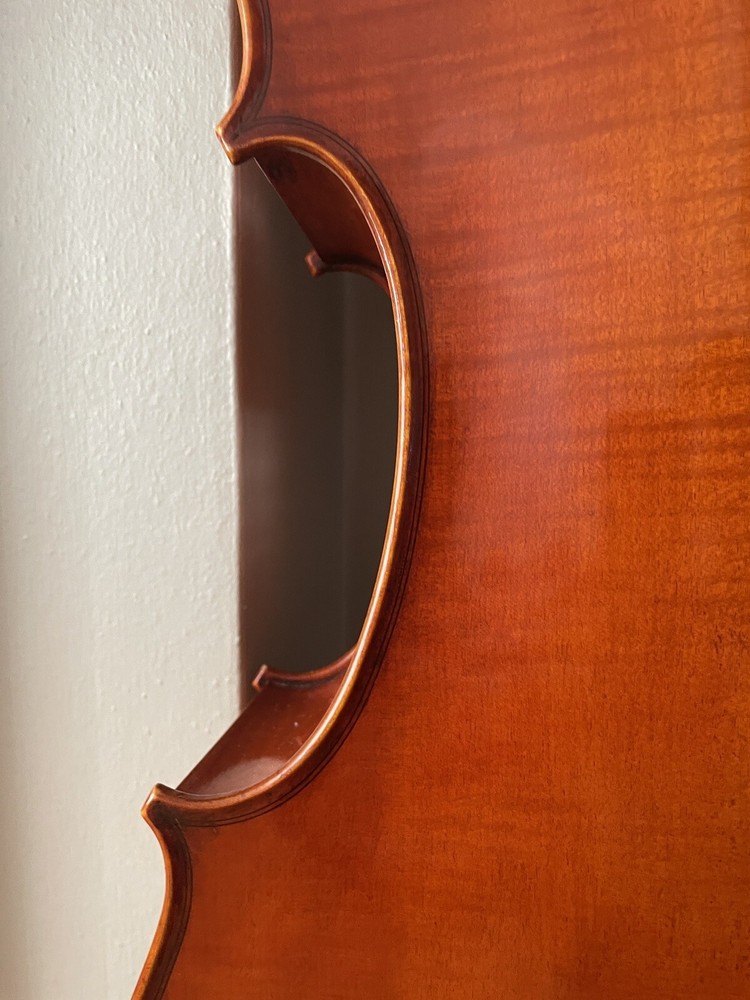 Jonathan Li cello by Eastman