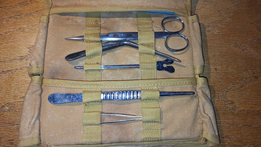 WW2 USN Pocket Surgical Set With Accesories