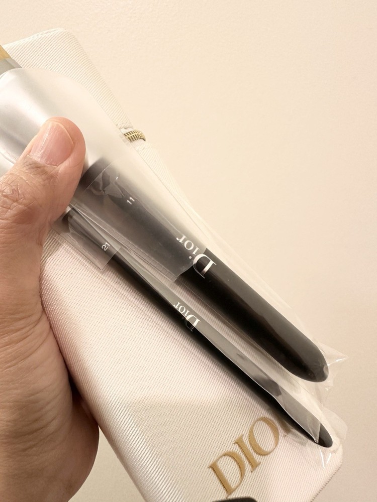 GWP Dior 2 pcs Backstage Brushes With Case