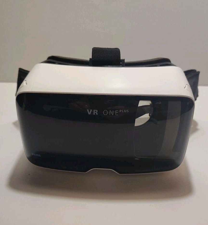 Zeiss VR One Plus Virtual Reality Smartphone Headset