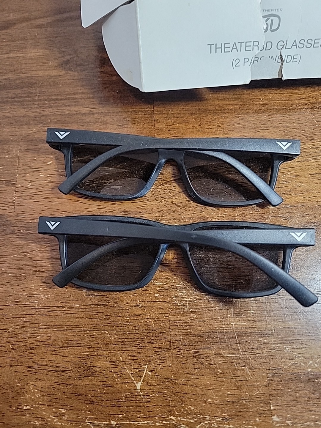 VIZIO Theater 3D Glasses 2 Pair with box
