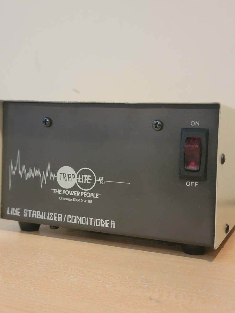 Tripp Lite, Line Stabilizer / Conditioner, Low Voltage Regulator, Model: LS-600b
