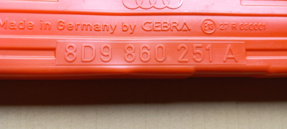 Original warning triangle lightweight construction 8D9860251A (for: Audi A2) 🚛
