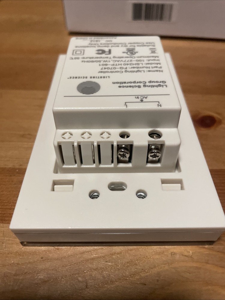 Lighting Science Lighting Controller Model# Lsh240 HTP-601 Input 100-277VAC