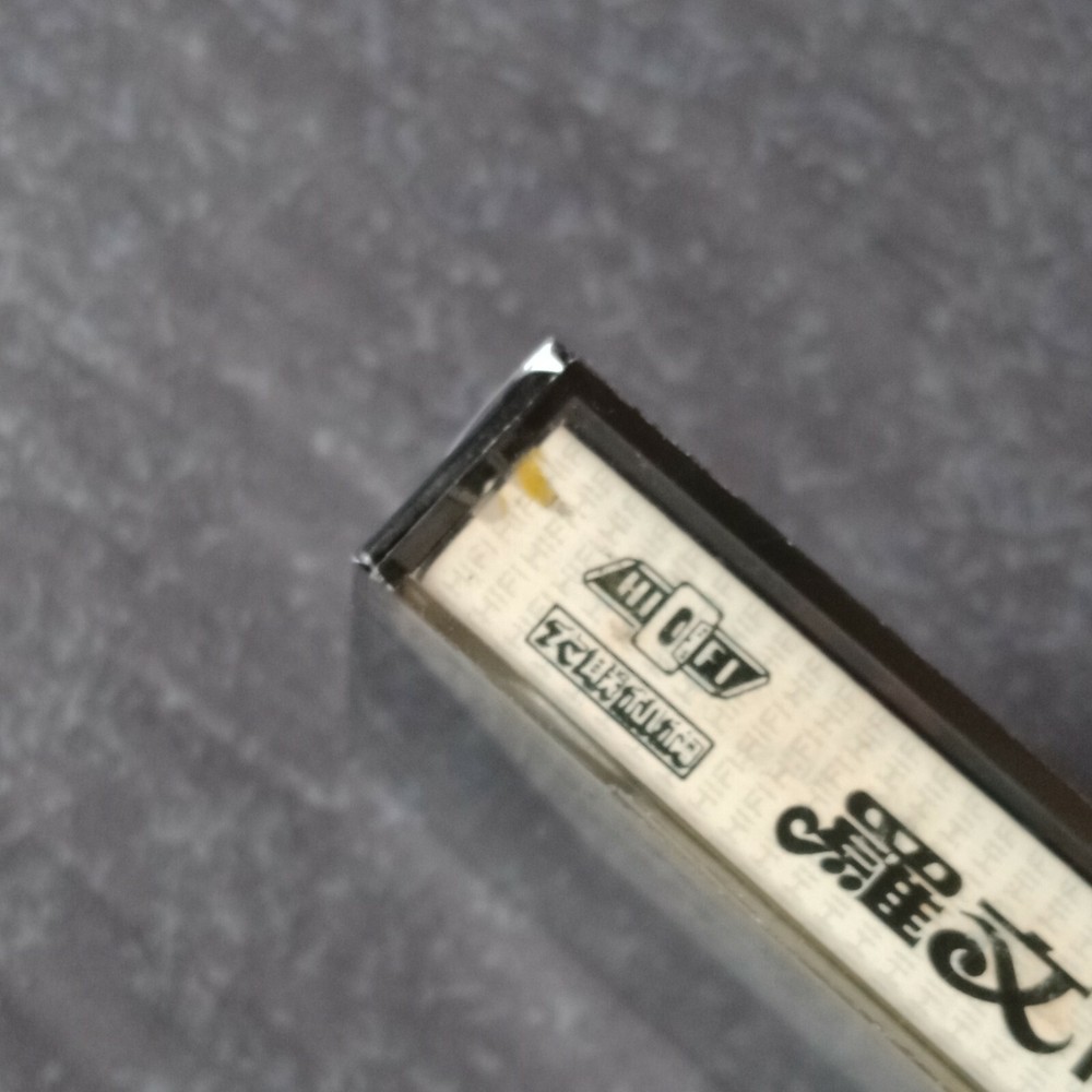 B1 - 罗文 =南游纪念特辑= 马来西亚版 磁带 未拆 Malaysia Cassette sealed