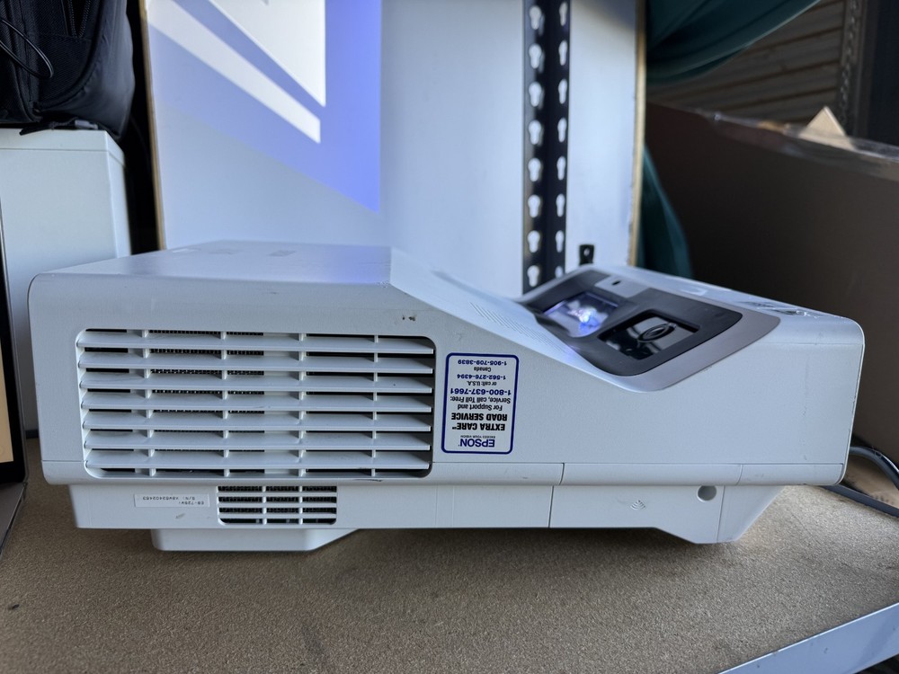 Epson LCD Projector EB-725Wi Model H998A