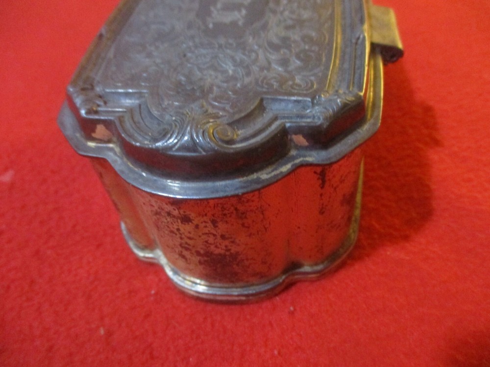 Antique Derby Silver Plate Co. Lined Trinket Box
