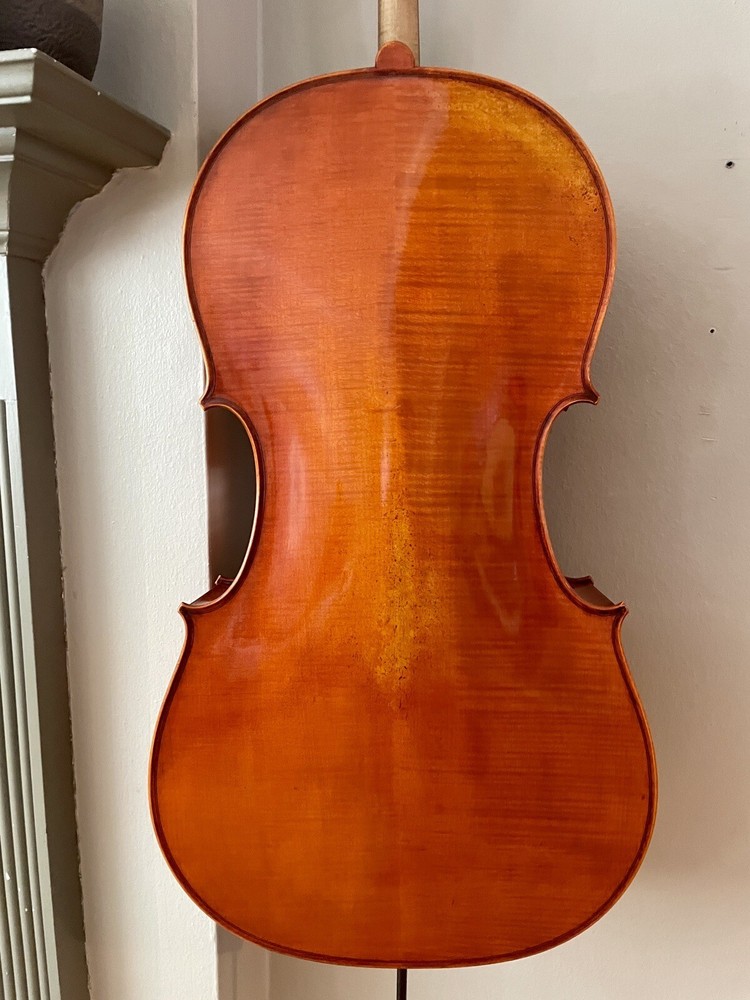 Jonathan Li cello by Eastman