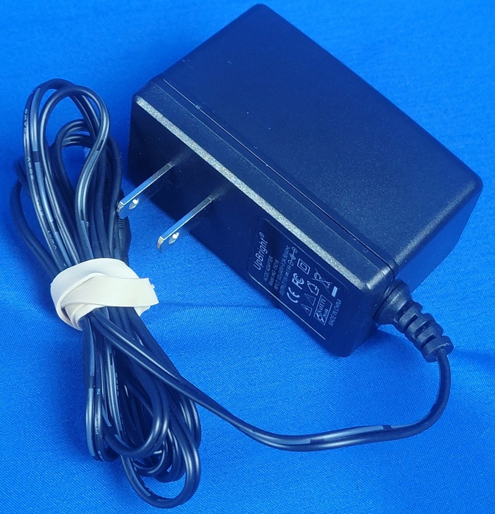 Native Instruments MASCHINE MK3 MIDI Controller Audio Interface w/ Power Cord