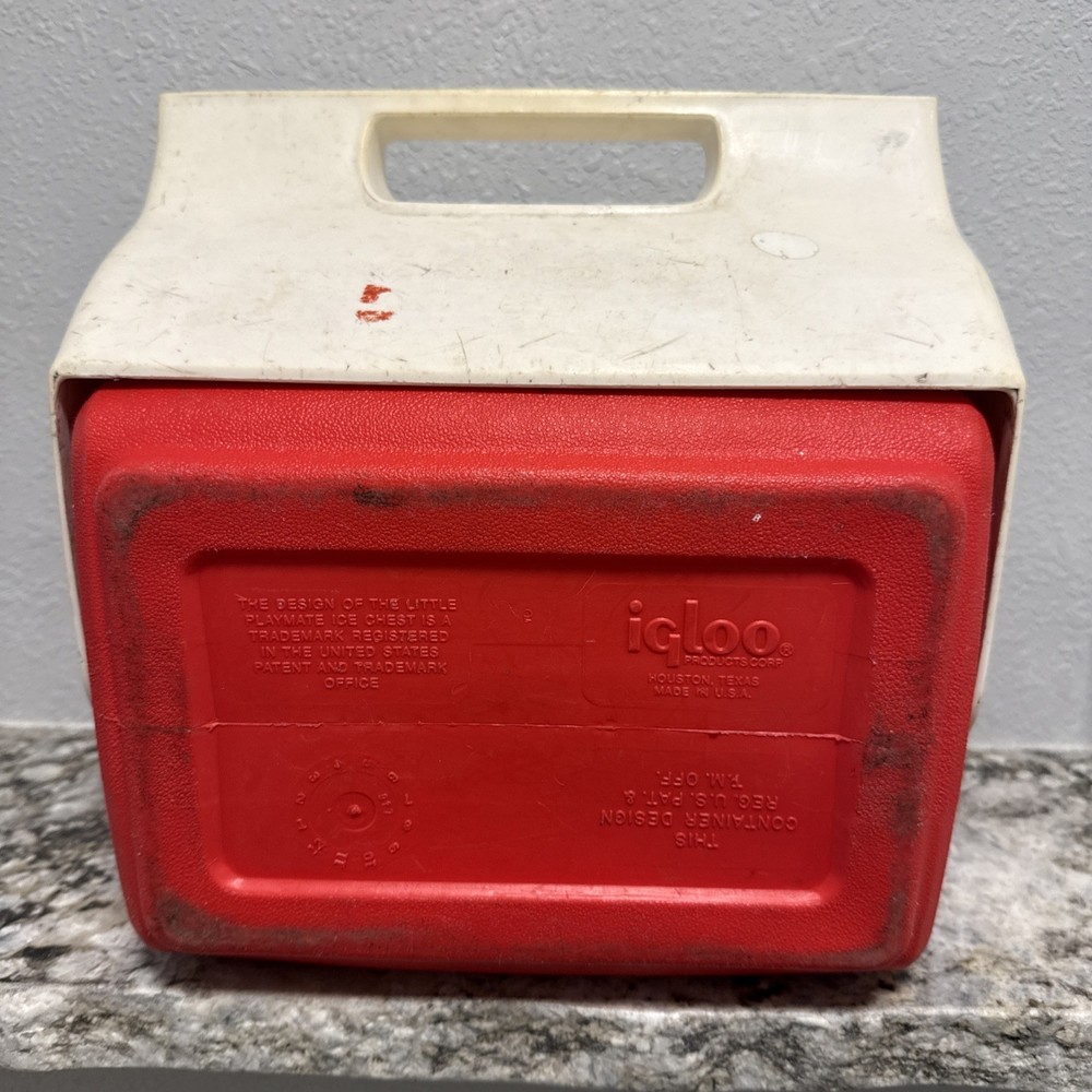 IGLOO PLAYMATE 12 PACK COOLER