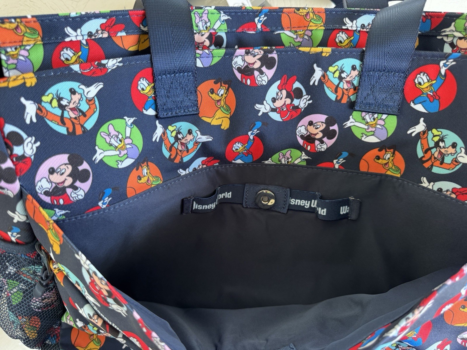 DISNEY PARKS MICKEY & FRIENDS BUBBLE BUTTON TOTE BAG NEW WITH TAGS