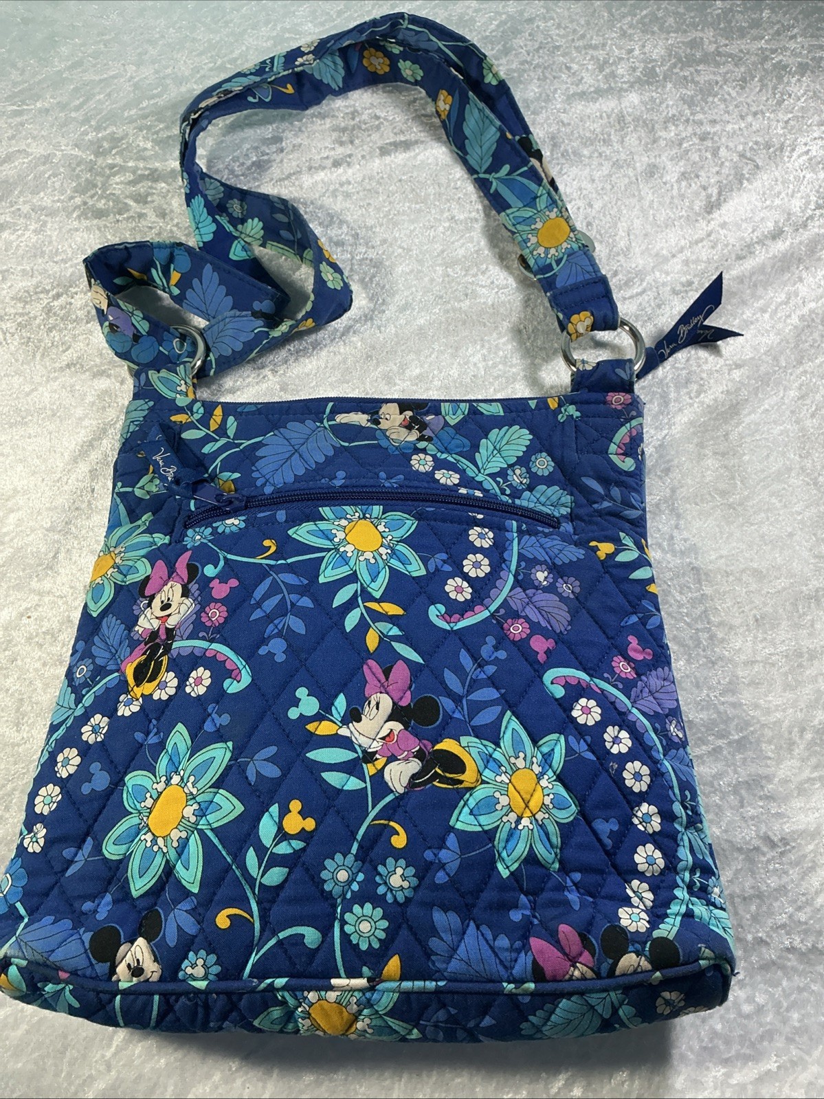 Disney Parks Vera Bradley Quilted Minnie Mouse Crossbody Zippered Bag Purse