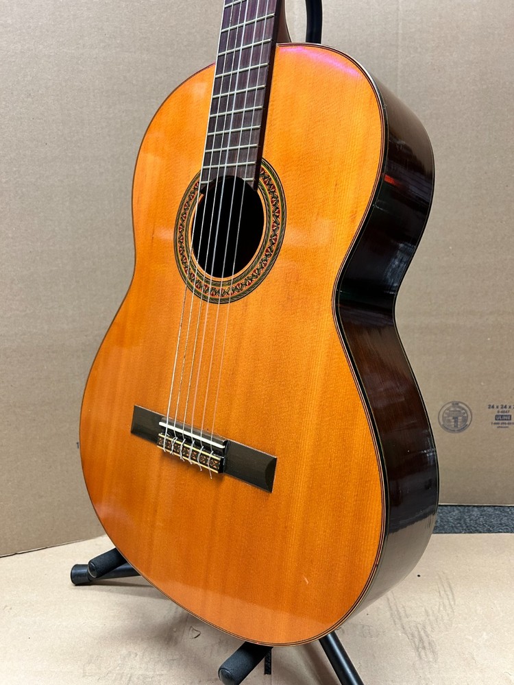 Yamaha G85A Classical Guitar with case (read description)