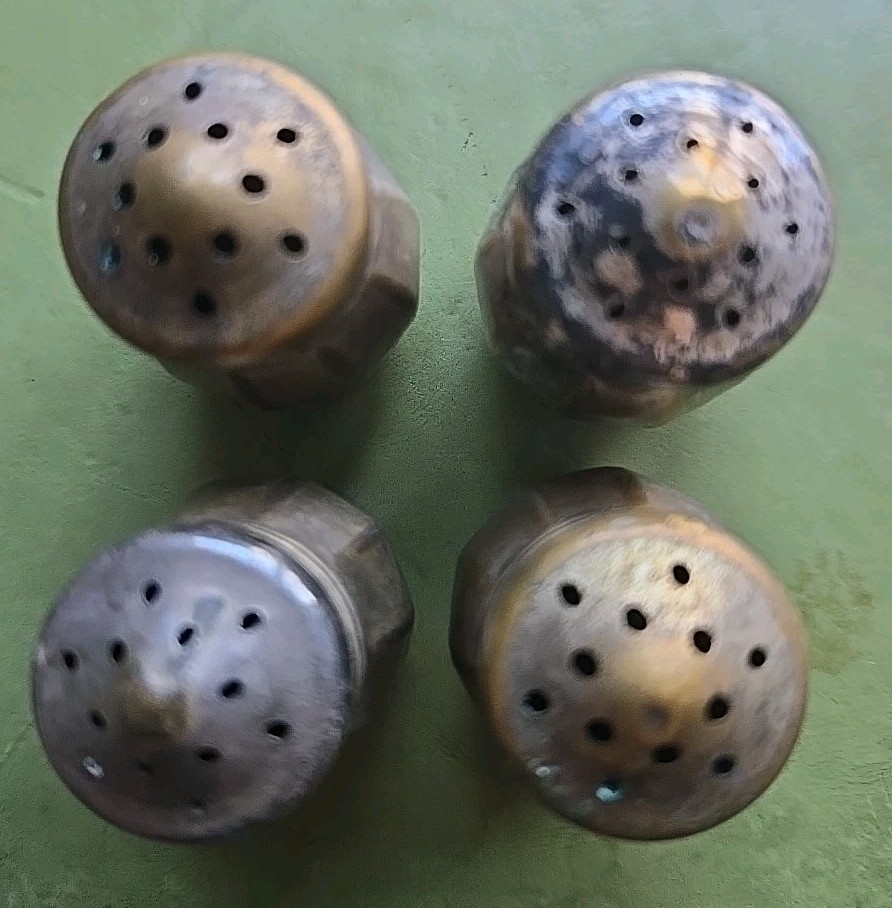 VTG Wm A Rogers 4 Mini Silver-plated Individual Shakers Set 2"