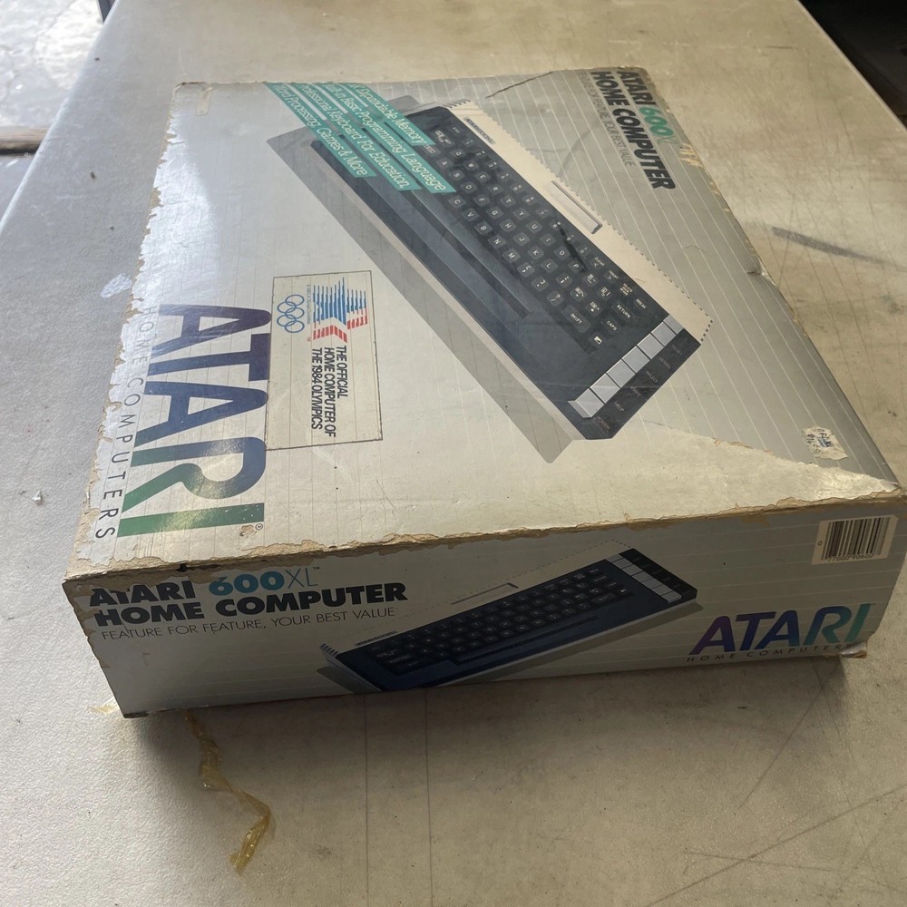 Atari 600XL VTG Home Computer Video Game Console Untested