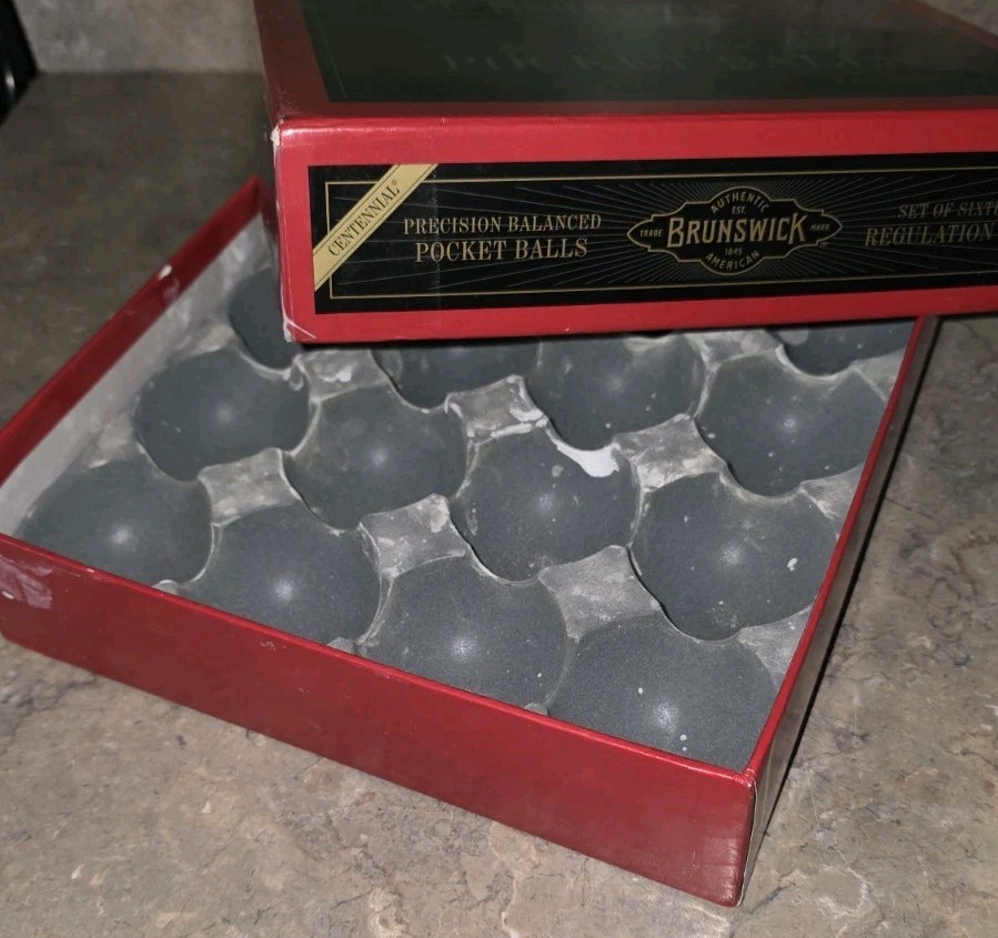 Pristine! Brunswick Centennial Pool ball set + FREE LEATHER custom brief case