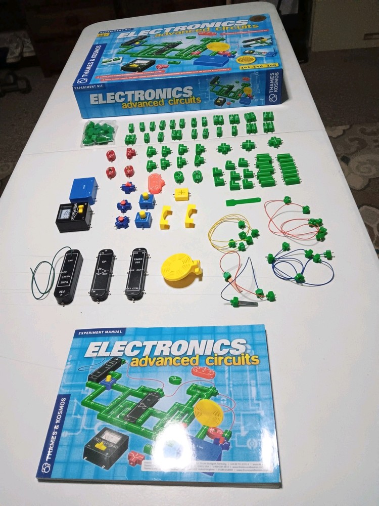 Thames & Kosmos Electronics Advanced Circuits Experiment Kit 141 Piece ages 10+