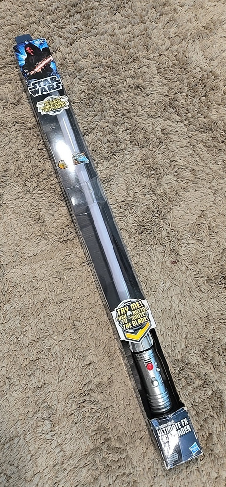 HASBRO STAR WARS DARTH MAUL FORCE FX LIGHTSABER 2012