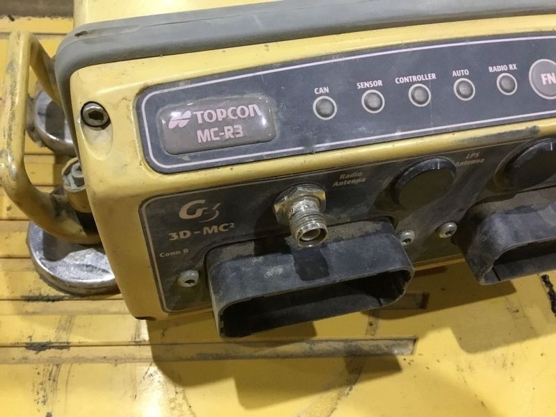 TOPCON MC-R3 POSITIONING SYSTEM W/ CASE