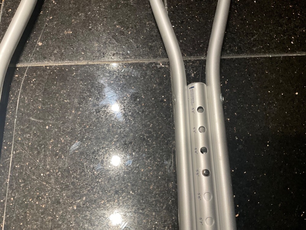 Adjustable Aluminum Crutches 5’ 10” Height Adjustable Never Used